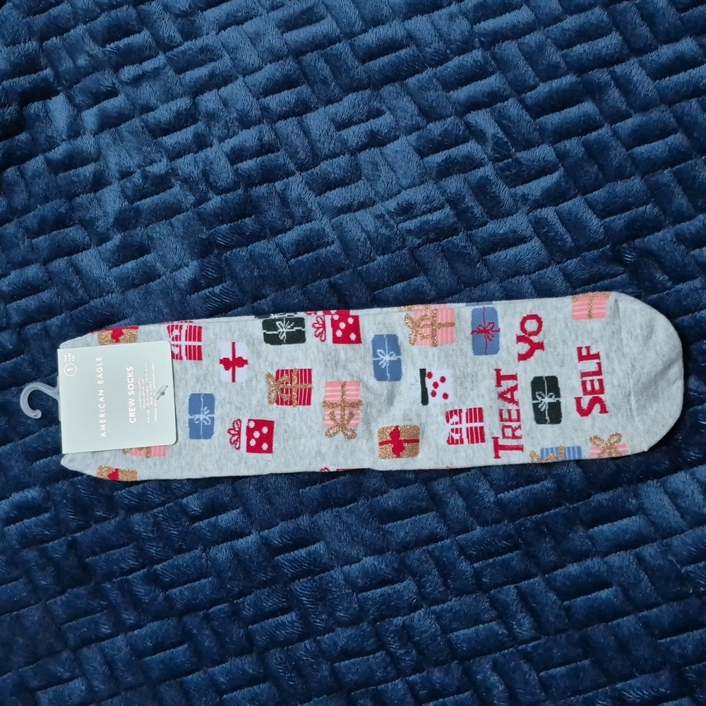 Treat Yo Self Holiday Crew Socks! NWT! - Picture 3 of 7